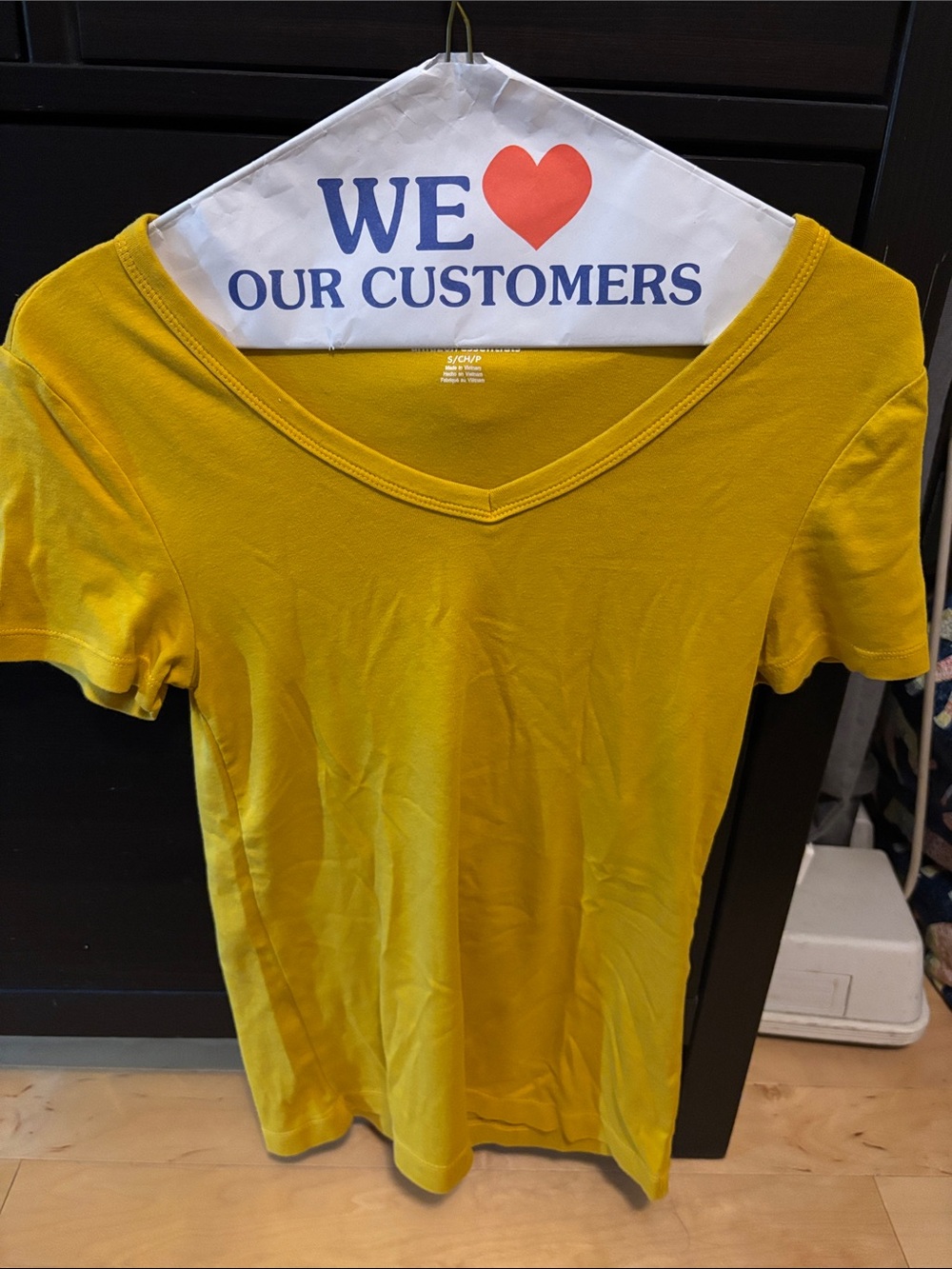 Amazon Essentials Women's V-Neck Short Sleeve Top - Yellow